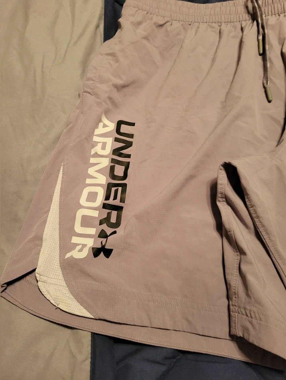 Under Armour Men's Grey Gray Athletic Shorts with Logo
